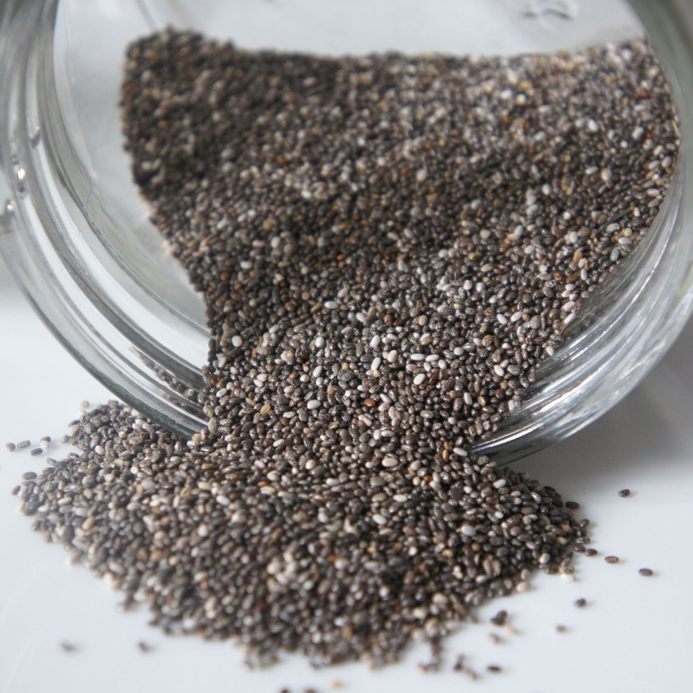 Sementes de chia num frasco de vidro